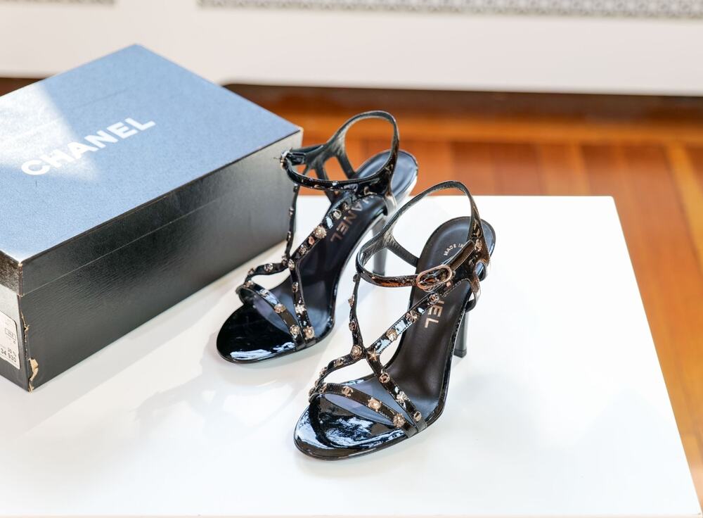 CHANEL Black Leather CC Studded Strappy Heels Sandals Pumps (EU 35.5, US 5.5)